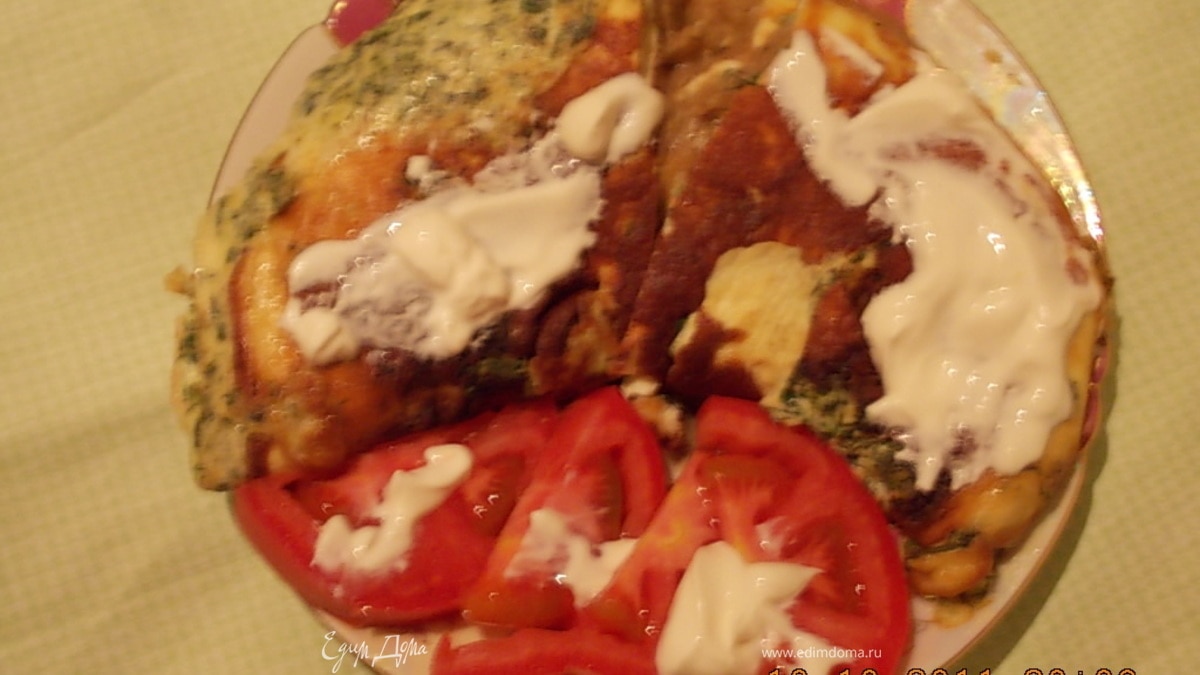 Икра острая в зеленом омлете со сметаной