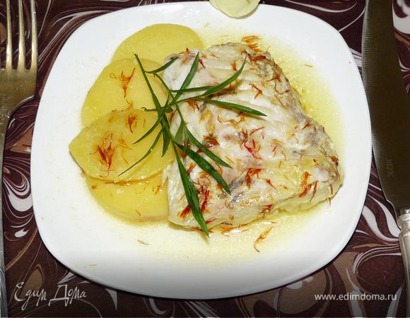 Судак в шафрано-сливочном соусе