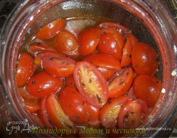 Помидоры с медом и чесноком