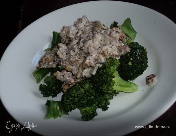 Брокколи в имбирно-миндальном соусе