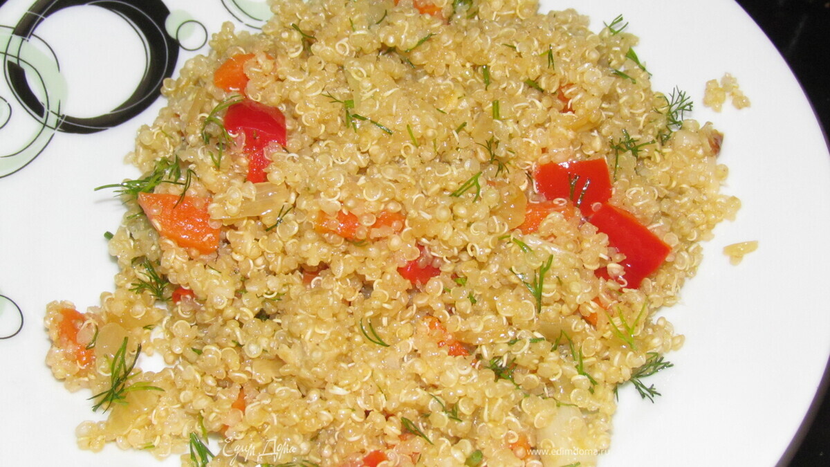 Киноа с овощами и спаржей