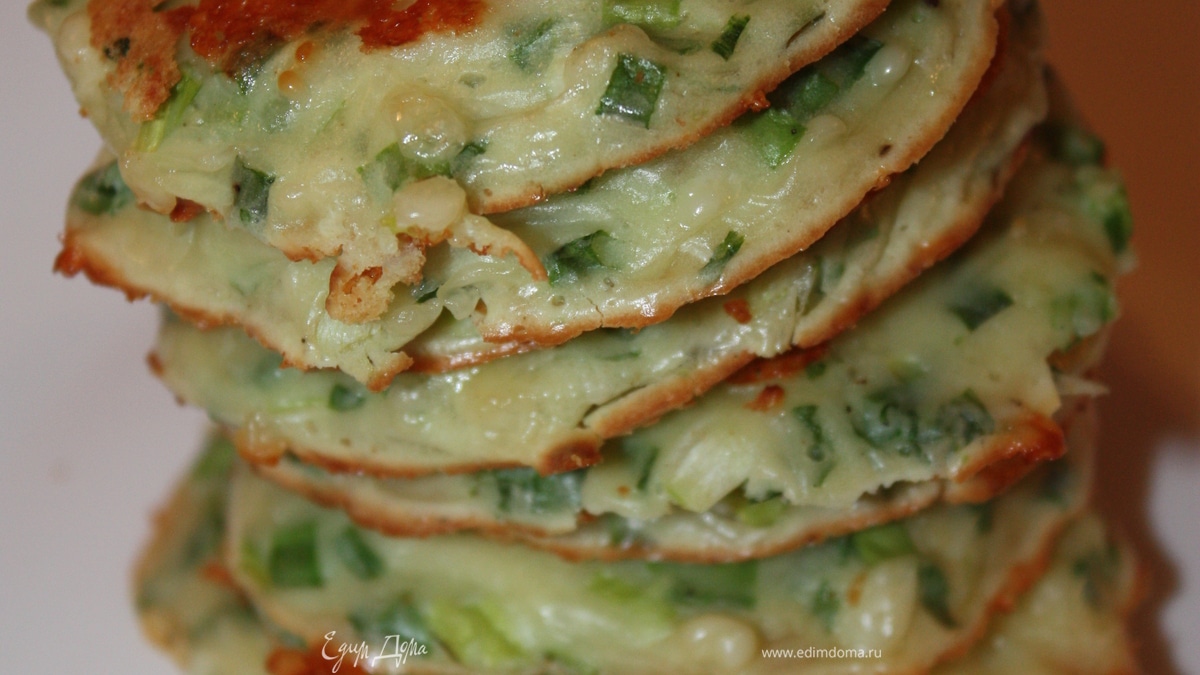 Оладушки из зеленого лука и сыра