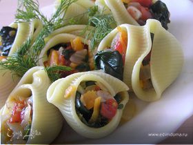 Лумакони с овощами и шпинатом