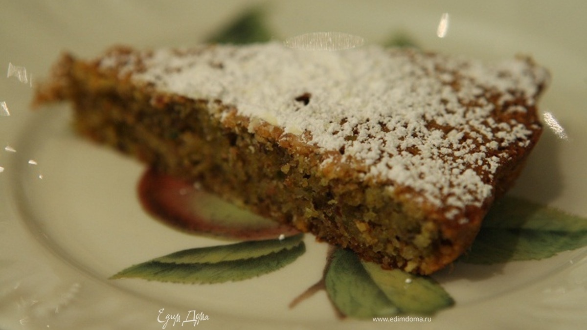 Пирог с миндалем и фисташками