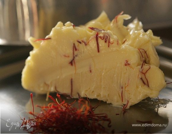 Шафранное масло и чесночное масло 