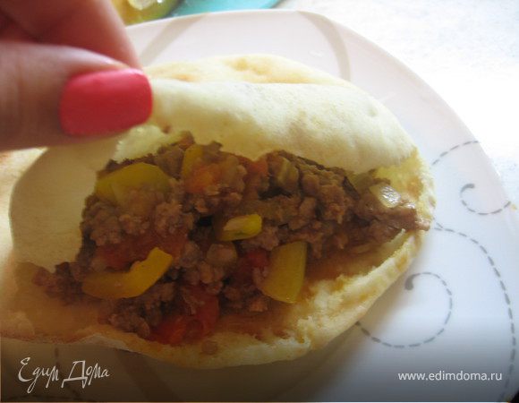 Пита с мясом и овощами. Пита с мясом и овощами.