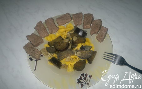 Рецепт Яичные макароны бантики с чесночным баклажаном и мраморной говядиной.