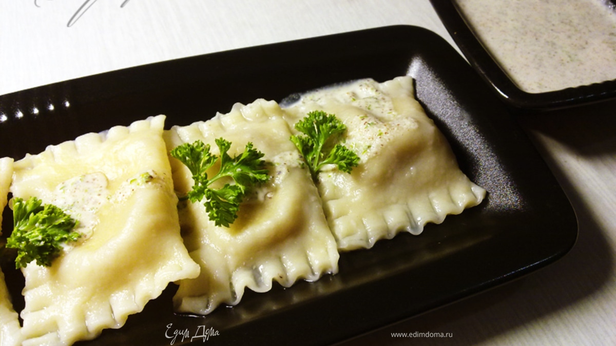 Равиоли с сыром и фундуком