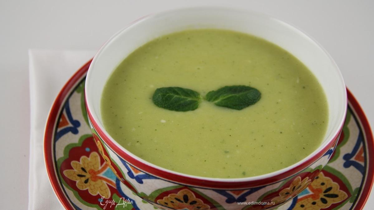 Нежный kрем-пюре из кабачков с мятой и козьим сыром