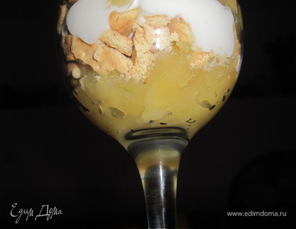 Яблочный десерт в бокале