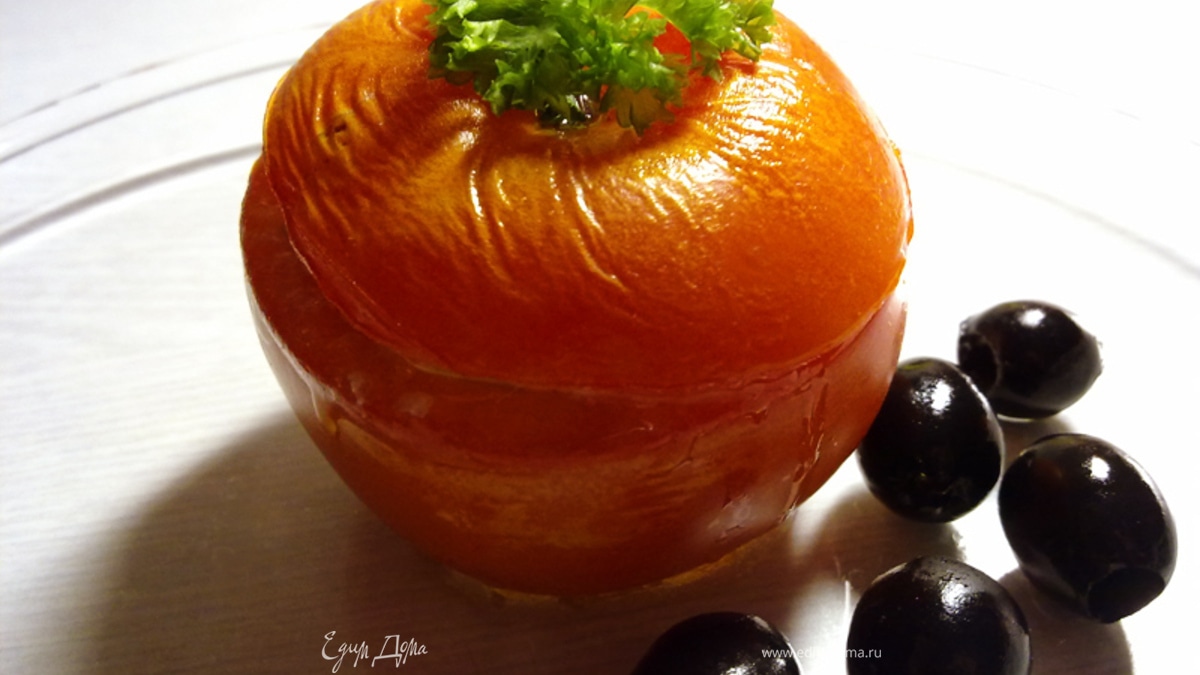 Помидоры, фаршированные творогом, сыром и маслинами