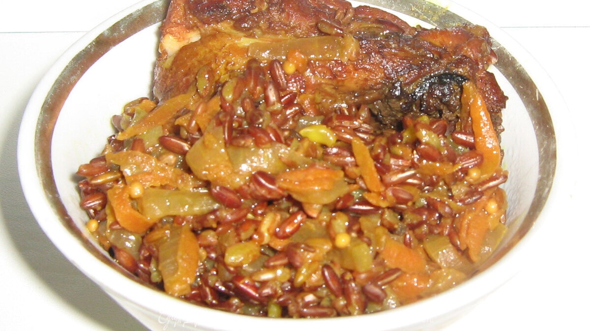 Плов из красного риса