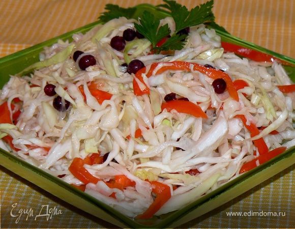 салат с брусникой