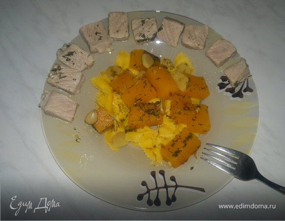 Простая деревенская свинина с макаронами и тыквой