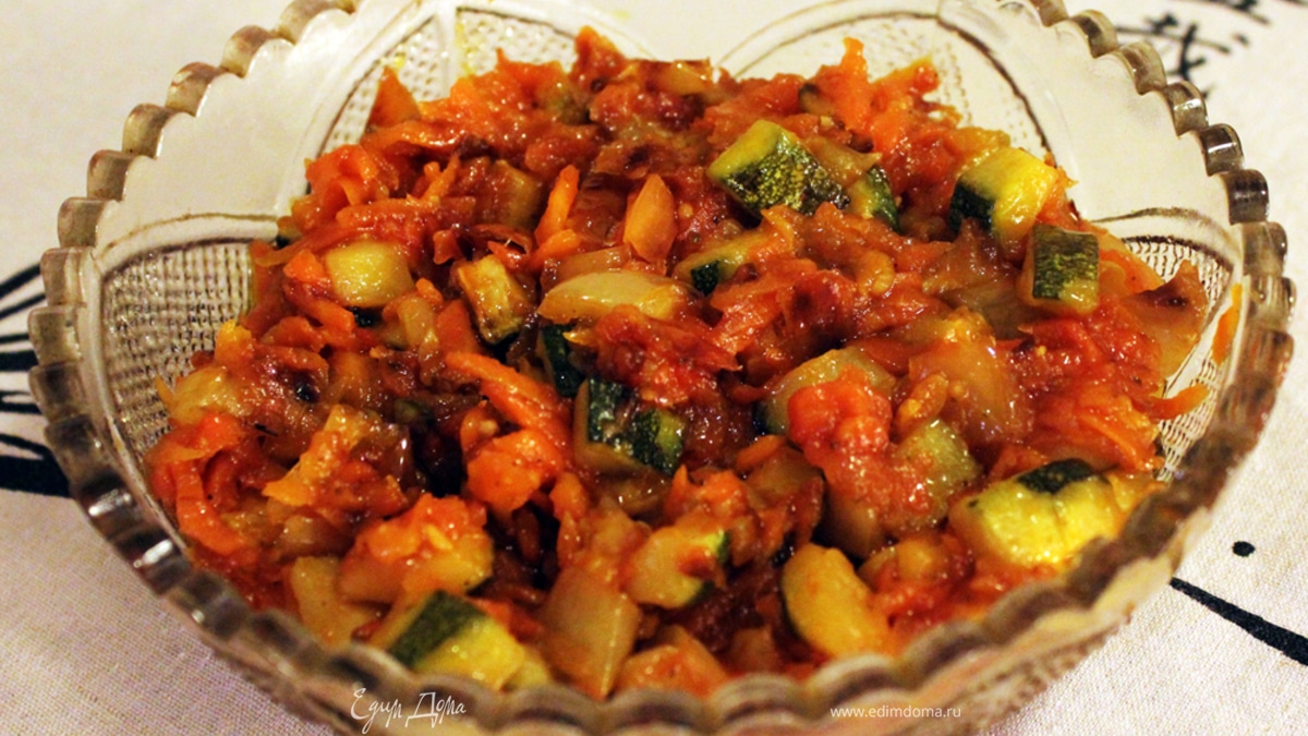 Жареные овощи в томатной пасте