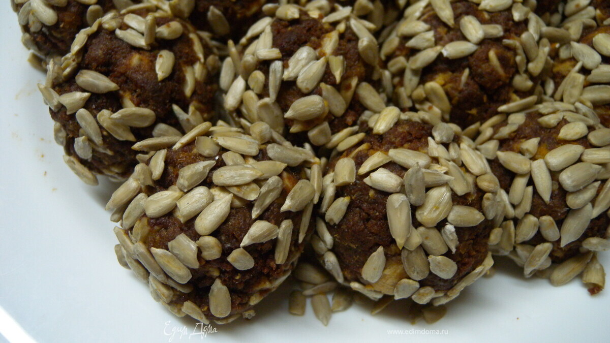 Шарики-пироженки с сухофруктами и семечками