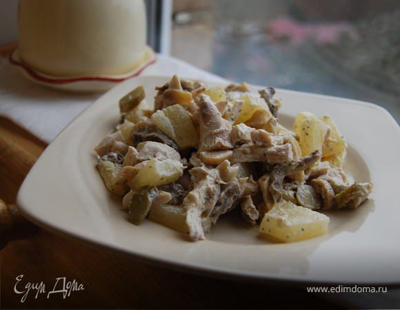 Салат пикантный с курицей Салат пикантный с курицей