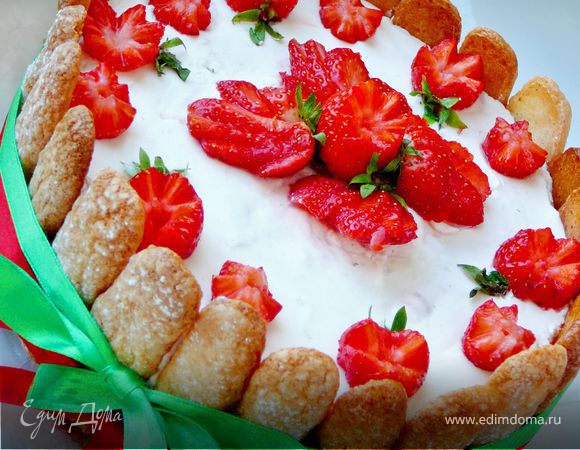 Шарлотка "Ева", клубничная