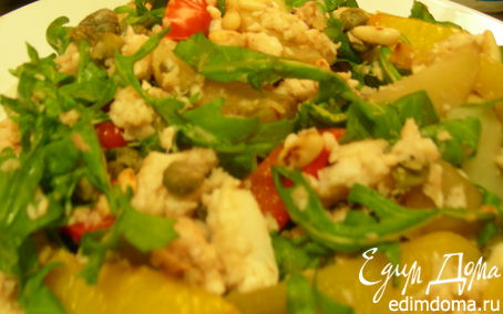 Рецепт Салат с рыбой, овощами, кедровыми орешками и руколой