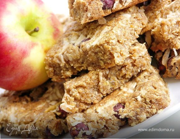 Овсяные батончики с фундуком и яблоками Овсяные батончики с фундуком и яблоками