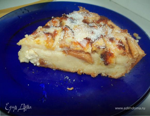 Шарлотка с яблоками и корицей