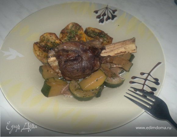 Ножки барана + печеный острый картофель и тушеный цукини