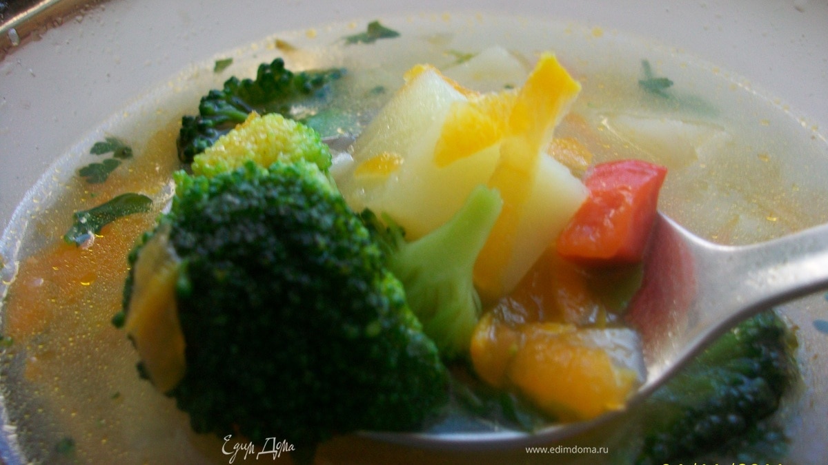 Супчик с брокколи и сладким перцем для детки
