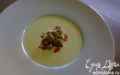 Рецепт Сырный суп с крутонами и красной икрой