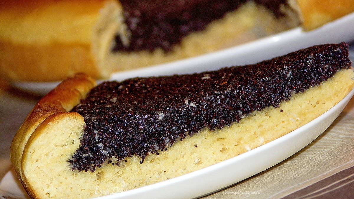 Пирог с маково-кокосовым кремом