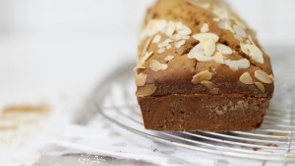 Карамельный кекс с миндалем 