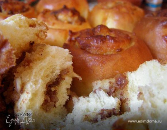 Булочки с ореховой начинкой Булочки с ореховой начинкой