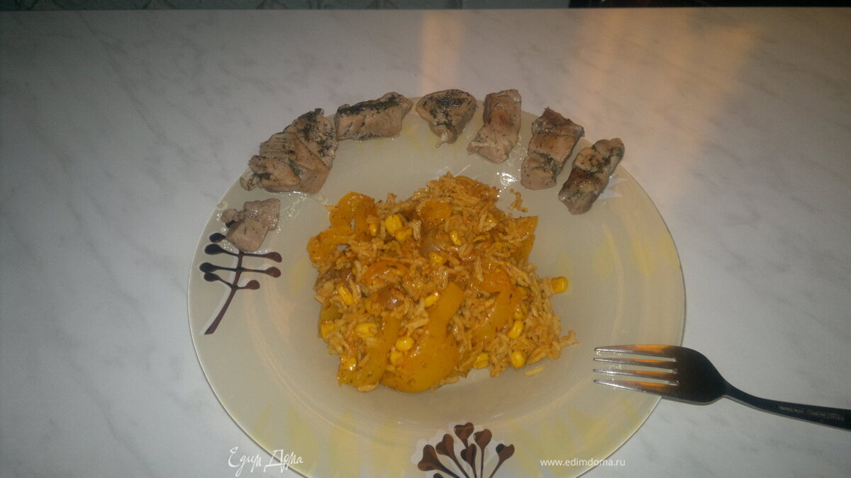 Гавайский рис и мясо индейки.