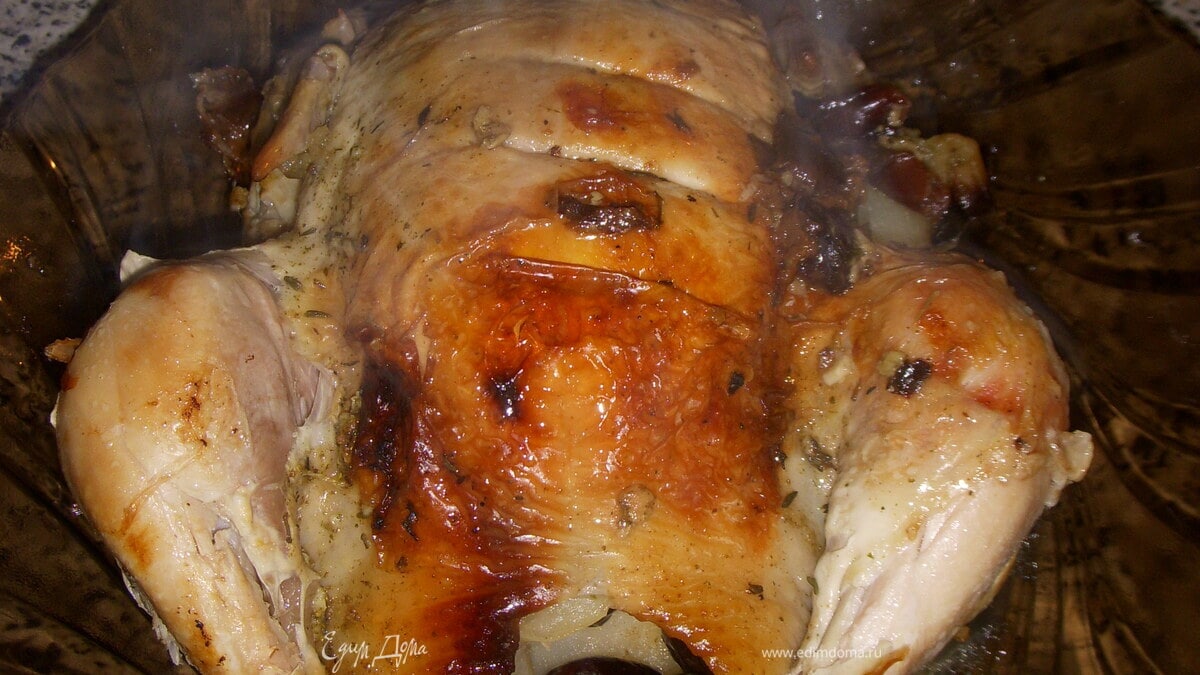 Курица с яблоками и черносливом