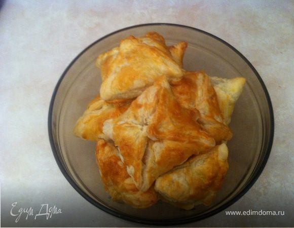 Слойки  с яблоками медом и орехами