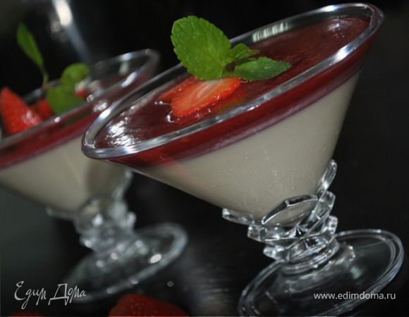 Панна котта с малиновым кули от Стефано Антониолли