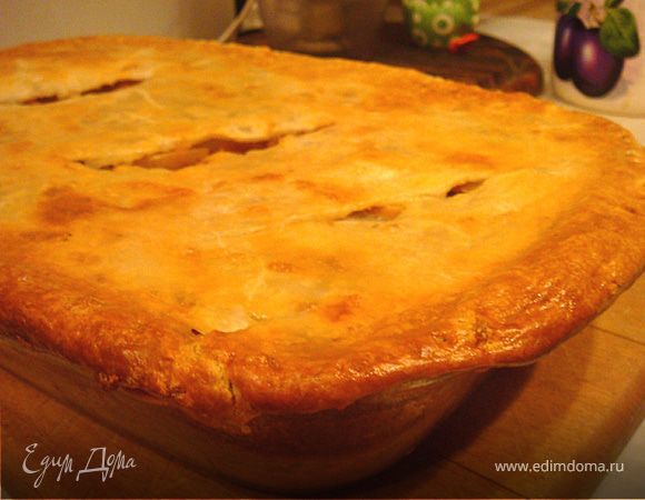 Свинина с яблоками под "крышкой" из теста