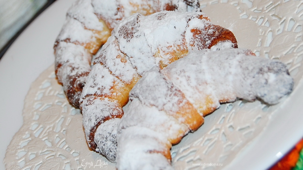 Миндально - творожные подковки.