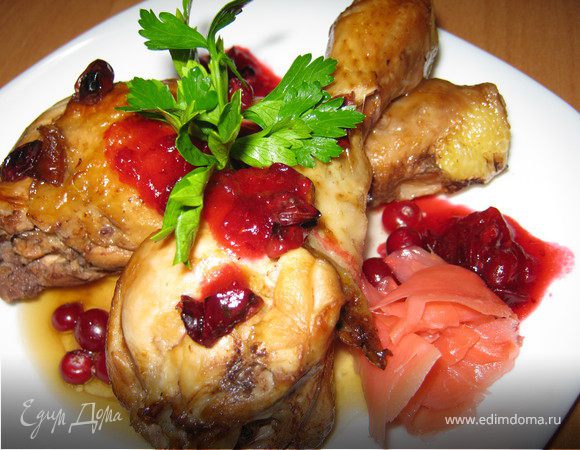 Пряная курица с клюквенным соусом. Пряная курица с клюквенным соусом.