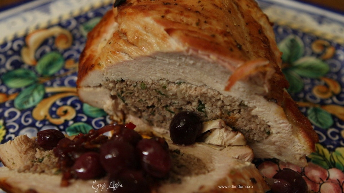 Фаршированная грудка индейки с соусом Мостарда 