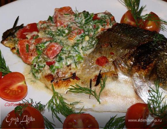 Дорада с перцем и зеленью