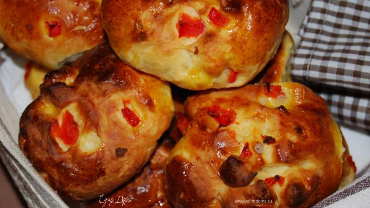 Булочки с рикоттой и сладким красным перцем