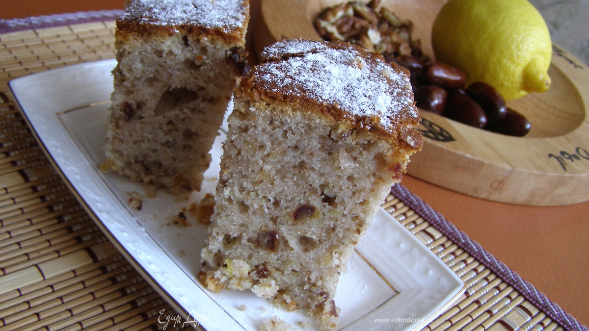 Кекс с фиником, грецким орехом и лимонным флёром