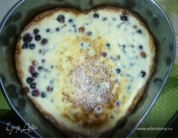 Пирог из сгущенки с ягодами Пирог из сгущенки с ягодами