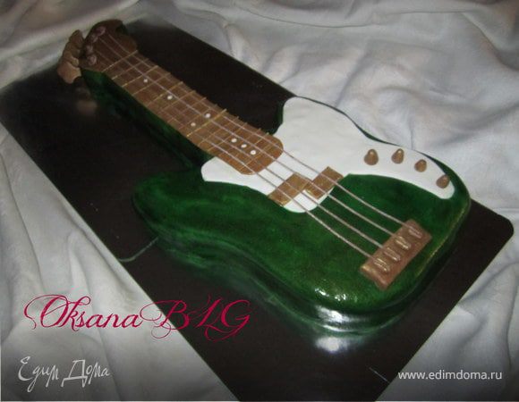 "Гитара-торт" и опять же, все съедобно.)