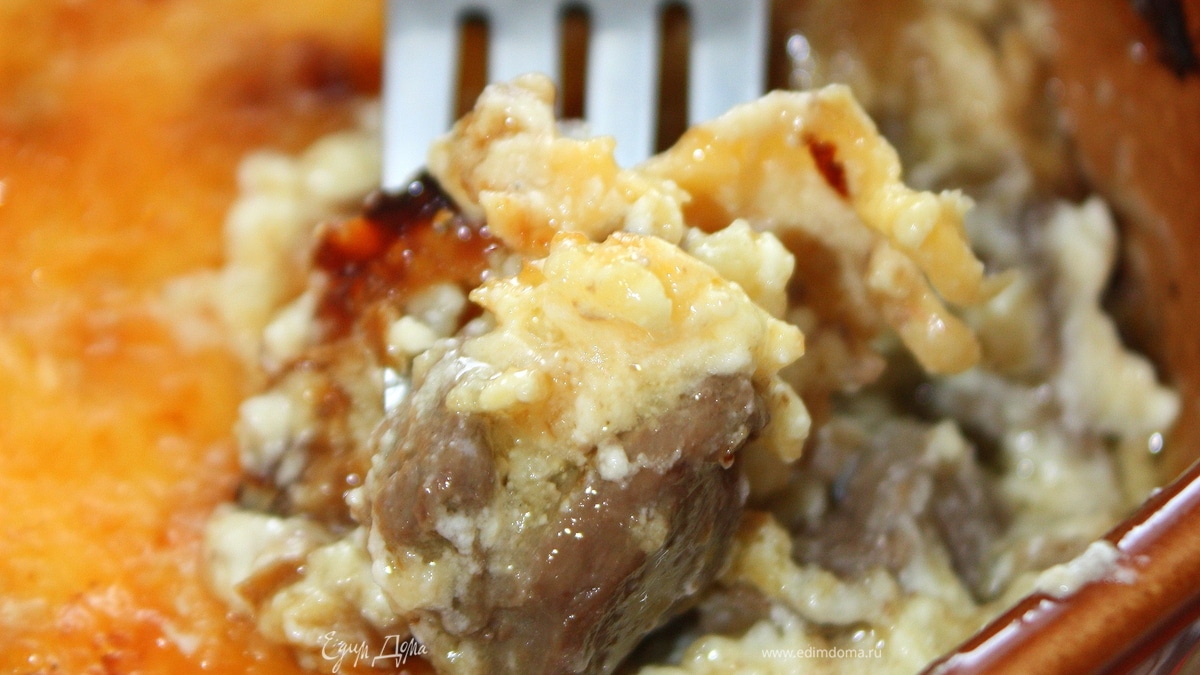 Куриная печень в сметанно-сырном соусе