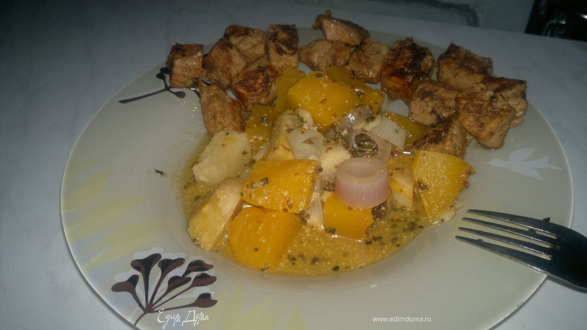 Французское горчичное овощное рагу и сладкая свиная корейка