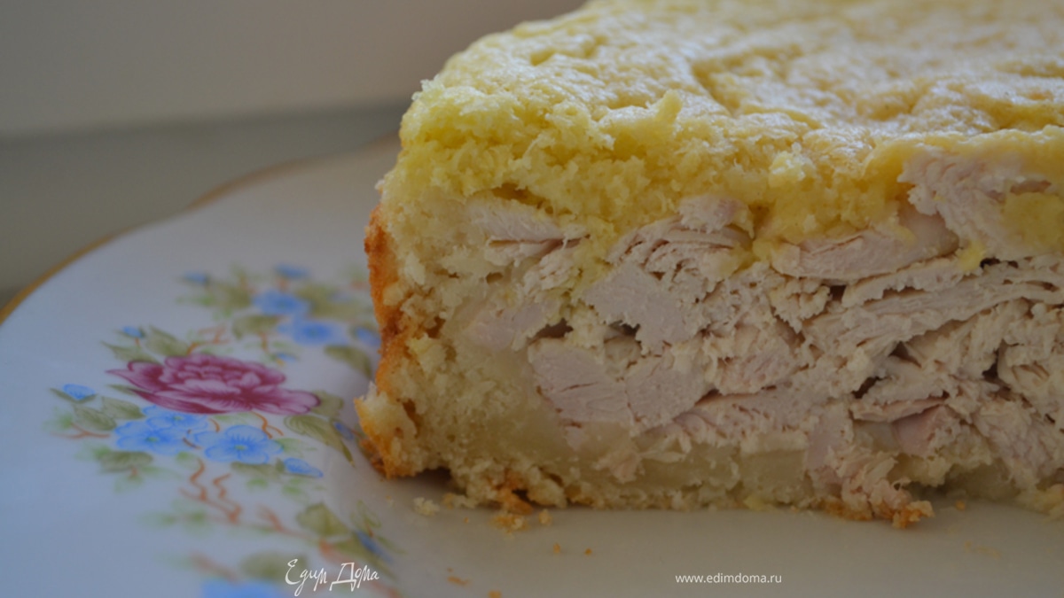 Пирог "Нежный кабачок в компании с курицей"