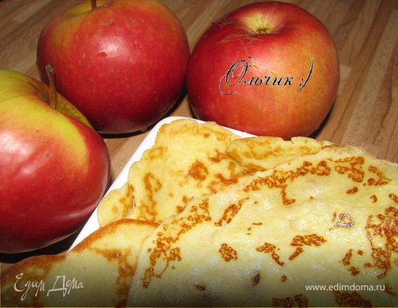 Блинчики на твороге и сливках с яблоком