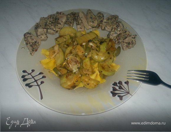 Пикантные макароны и свиная вырезка с горчицей.