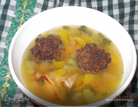 Суп с каштановыми фрикаделями Суп с каштановыми фрикаделями
